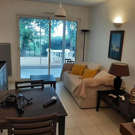 Appartement 2 Pieces Plus, Proche De La *