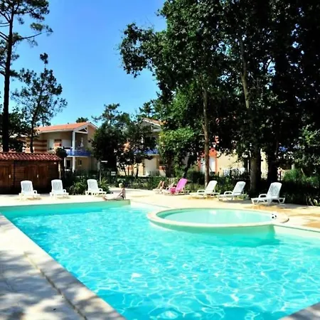 2 Pieces Plus, Proche De La Apartment *